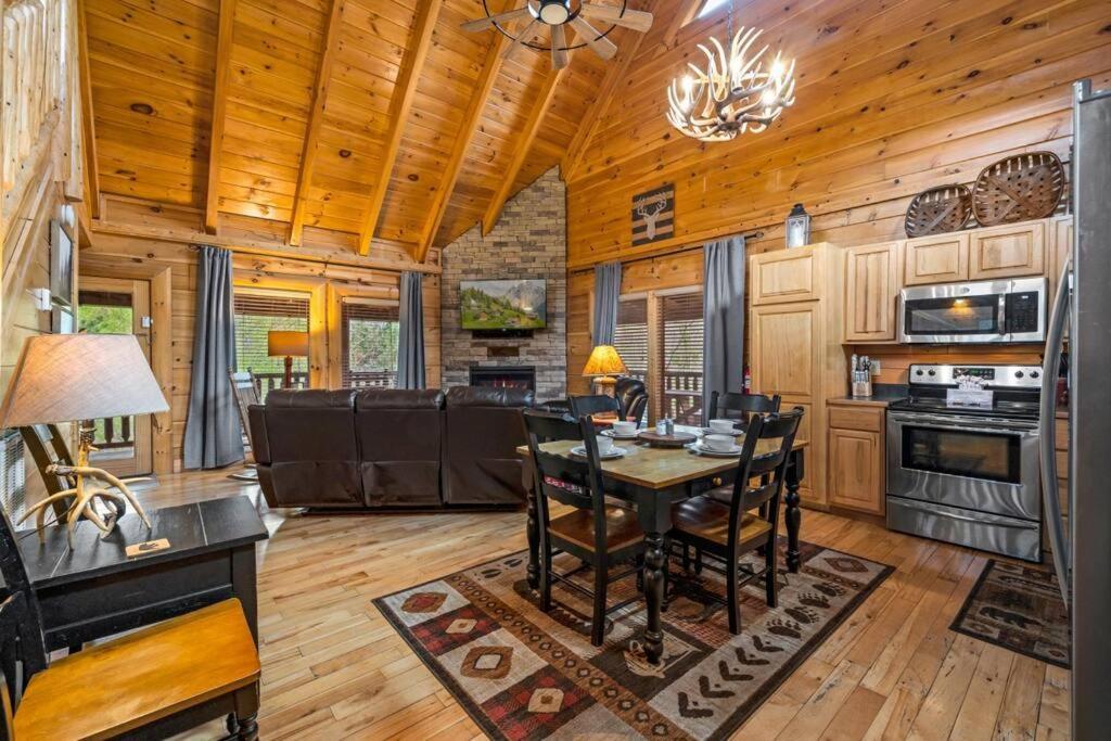2-Bedroom Cabin With 2 Master Suites, Loft, Half-Bath And Hot Tub In A Serene Resort Setting Sevierville Exteriör bild