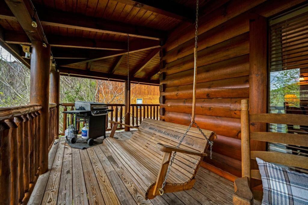2-Bedroom Cabin With 2 Master Suites, Loft, Half-Bath And Hot Tub In A Serene Resort Setting Sevierville Exteriör bild