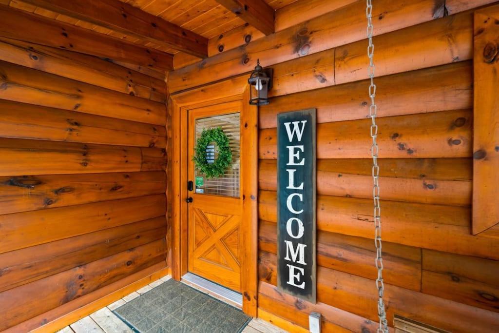 2-Bedroom Cabin With 2 Master Suites, Loft, Half-Bath And Hot Tub In A Serene Resort Setting Sevierville Exteriör bild