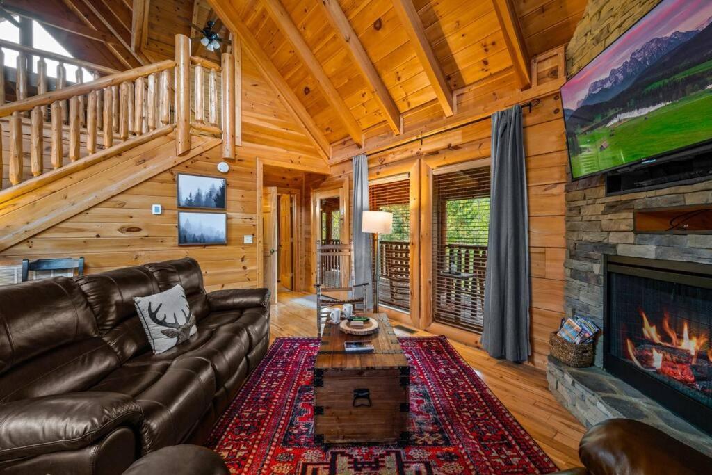 2-Bedroom Cabin With 2 Master Suites, Loft, Half-Bath And Hot Tub In A Serene Resort Setting Sevierville Exteriör bild