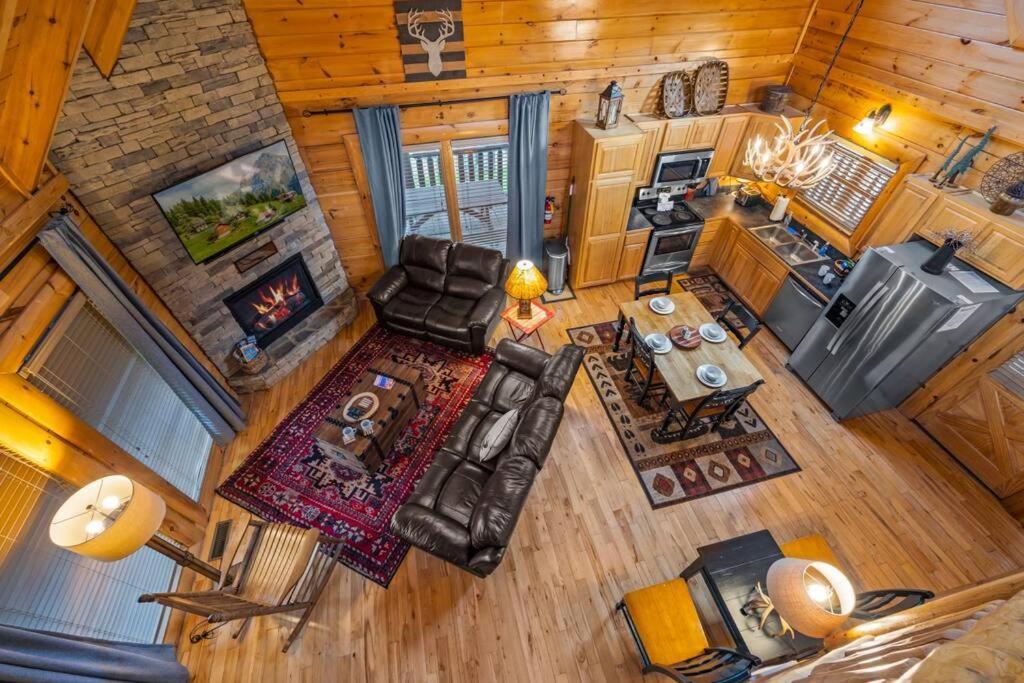 2-Bedroom Cabin With 2 Master Suites, Loft, Half-Bath And Hot Tub In A Serene Resort Setting Sevierville Exteriör bild