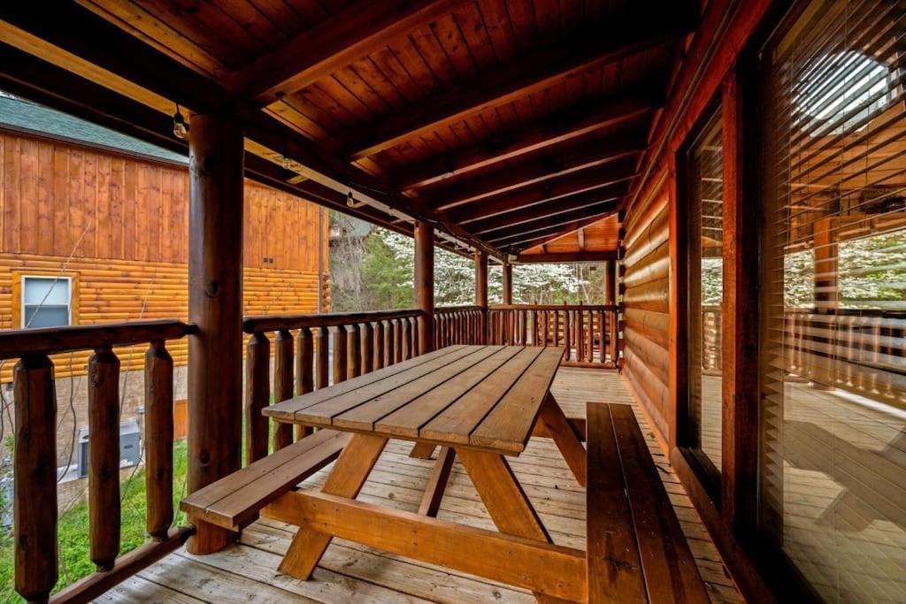2-Bedroom Cabin With 2 Master Suites, Loft, Half-Bath And Hot Tub In A Serene Resort Setting Sevierville Exteriör bild